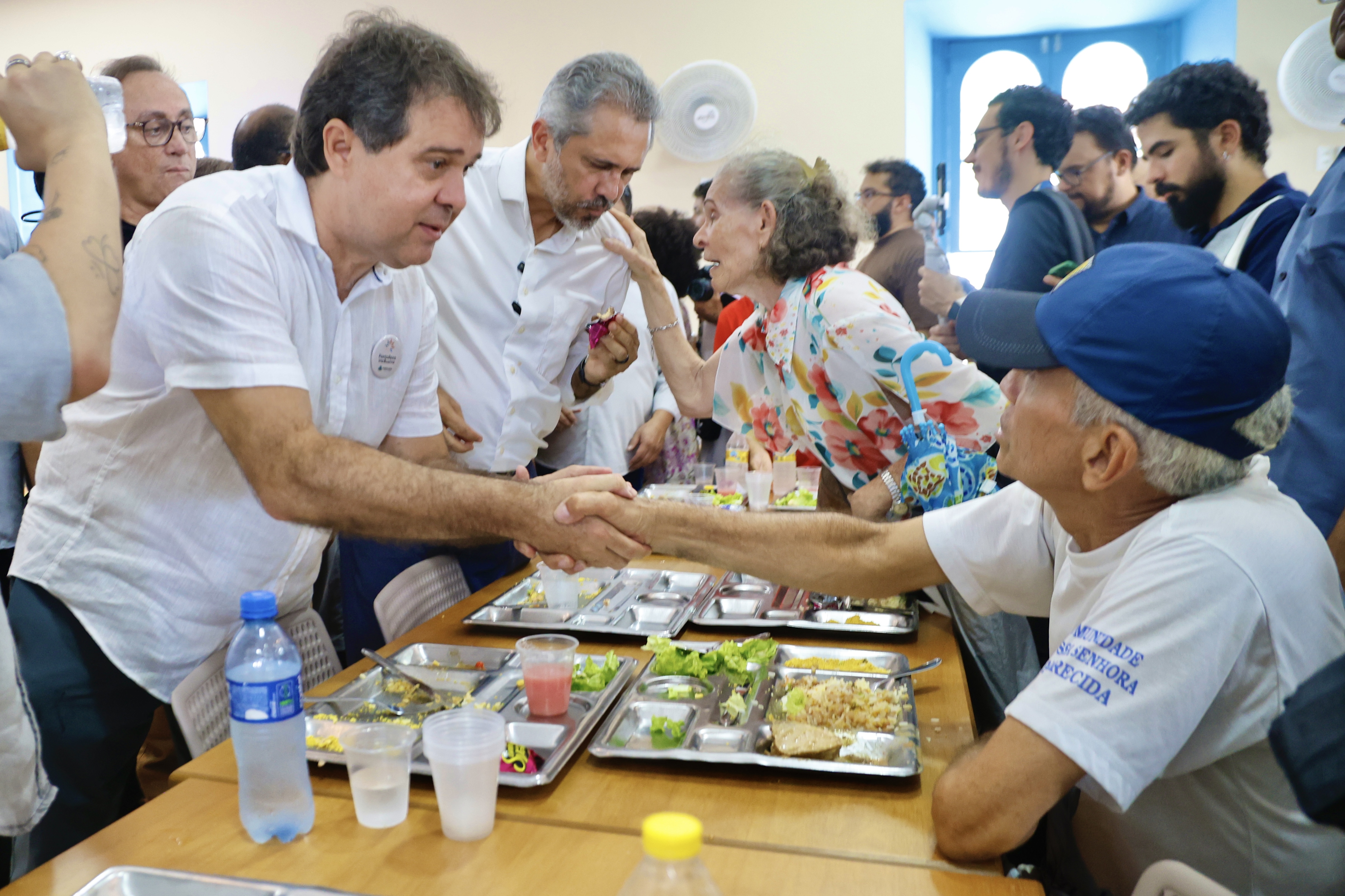 O equipamento tem capacidade para distribuir mais de mil refeições diárias, no sistema bandejão, e conta com o apoio da Federação do Comércio de Bens, Serviços e Turismo do Ceará (Fecomércio Ceará).